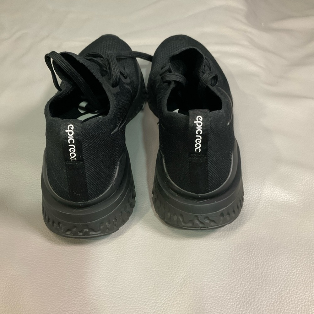 Nike epic react flyknit 2 trainer Black Knit Athletic Shoes - Picture 3 of 7
